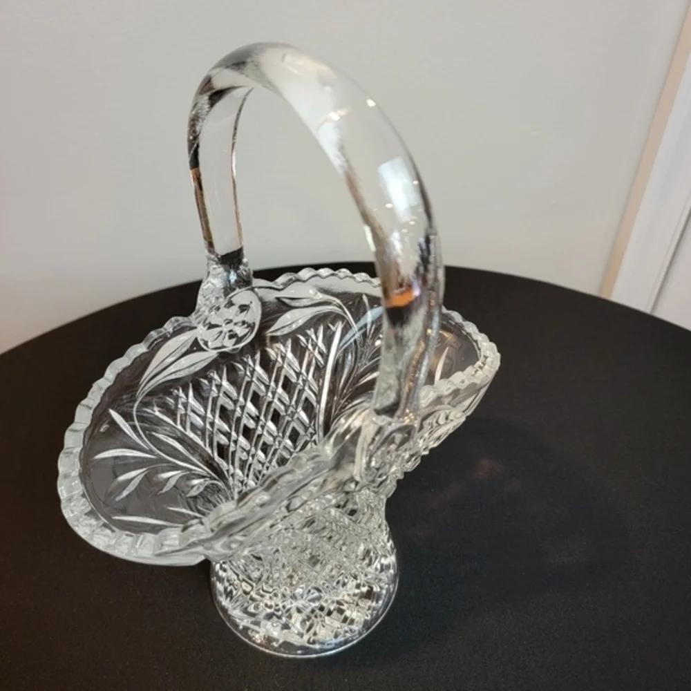 Princess House Diamond Cut Lead‎ Crystal Basket with Handle
